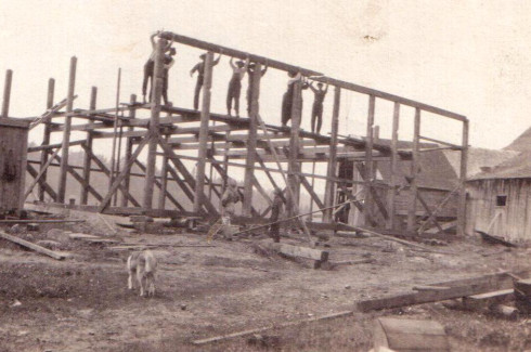 Barn raising, Rawdon, c.1912. (Photo - courtesy of Beverly Prud'homme)