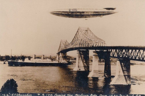 Montreal -- Le dirigeable R-100 et le pont Jacques-Cartier, 1930 / The Blimp R-100 over Jacques Cartier Bridge, 1930