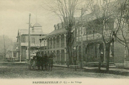 Papineauville -- Au Village
