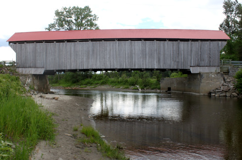 The old McDermott Bridge over the Eaton River (1886)