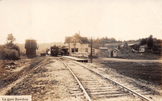 Rawdon Train Station, c.1910 / La gare de Rawdon, vers 1910