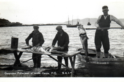 Gaspesian Fishermen at Work, c.1920 / Pécheurs gaspésiens au travail, Gaspé, v.1920
