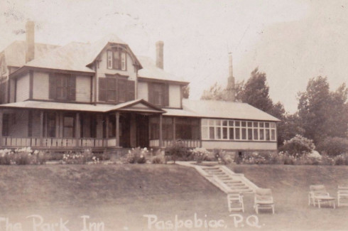 Auberge Park Inn, Paspebiac, vers 1930s / c.1930s