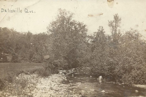 Sur la rivière, Dalesville, vers 1920 / Along the river, Dalesville, c.1920