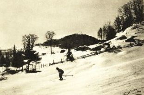 Le ski alpin, vers 1930 / Downhill skiing, c.1930