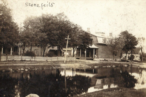 Stonefield et Rivière des Outaouais, vers 1920 / Stonefield and Ottawa River, c.1920