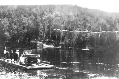 Alcove Ferry, c.1912