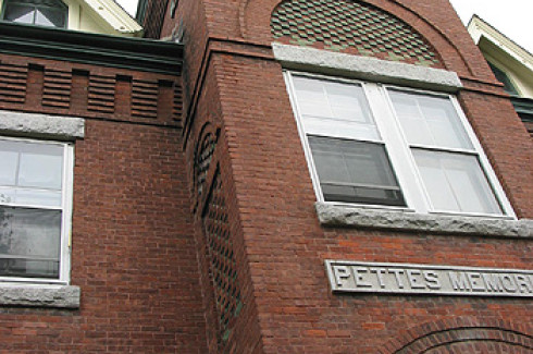 Bibliothèque Pettes Memorial / Pettes Memorial Library (1893) 