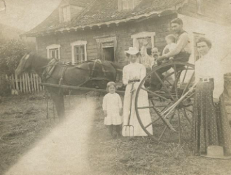 The Murphy family at their homestead on Murphy Road (branching off of Redmond Road) circa 1900-1915. Photo: Saint Gabriel-de-Valcartier Historical Society collections