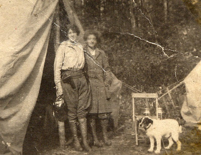 A. G. Vanderbilt, Mrs. Field & Smokey, 1917.