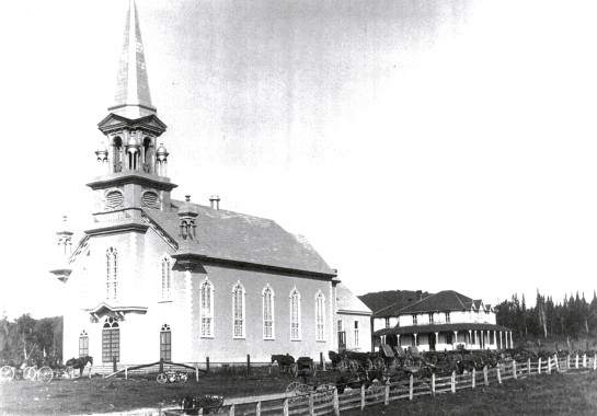 Église catholique, paroisse de Saint-Jules, 1912. (Photo - Collection du Musée de la rivière Cascapédia)