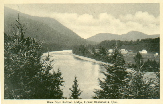 Carte postale du Salmon Lodge, Grande-Cascapédia, vers les années 1930. (Photo - Collection du Musée de la rivière Cascapédia)
