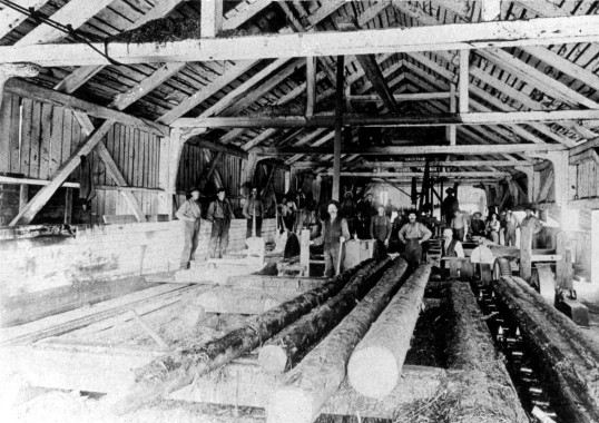 Moulin à scie, début de la 20e siècle. (Photo - Collection du Musée de la rivière Cascapédia)
