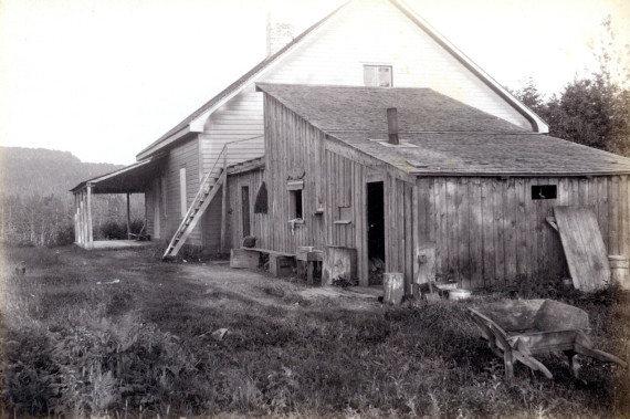 Un château de princesse sur les bords de la Cascapédia. (Collection du Musée de la rivière Cascapédia)