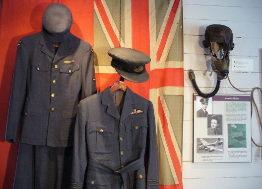 Uniformes de la Deuxième Guerre mondiale 
Collection Marion Poirier
Centre culturel et d'interprétation Kempffer

(Photo - Héritage New Carlisle)
