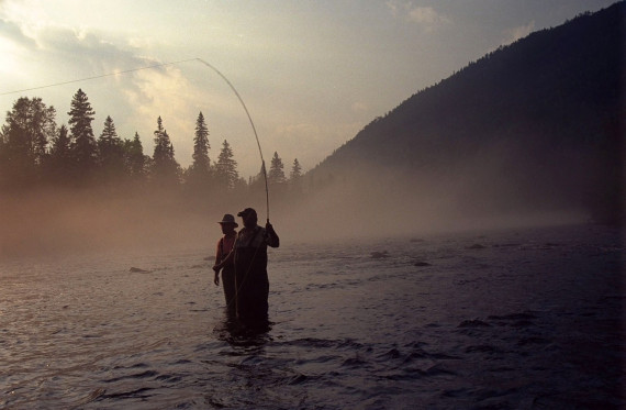 La pêche, vers 1980. (Photo - Collection du Musée de la rivière Cascapédia)