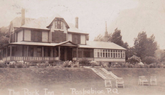Auberge Park Inn, Paspebiac, vers 1930s / c.1930s