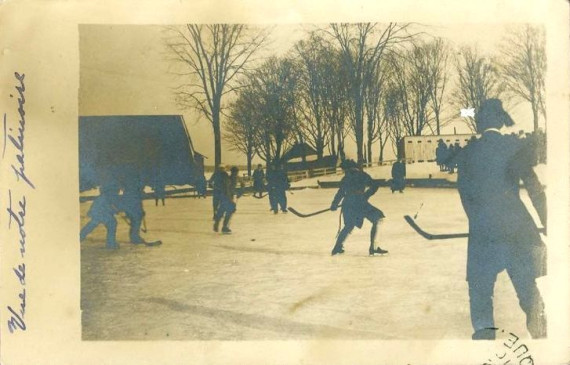 Patinoire / Skating rink, Saint-Jérôme, 1910