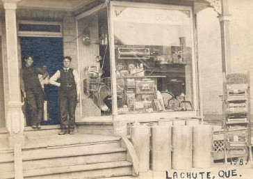 Storefront, 1908