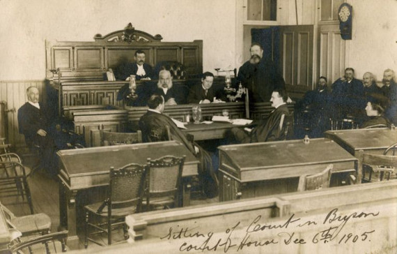 Cours de Bryson v.1905 / Bryson Courthouse, c.1905
