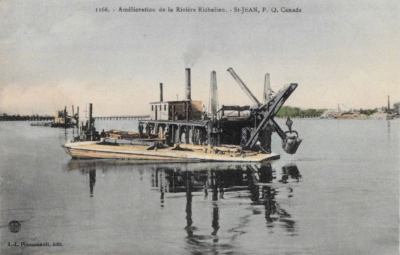 Amélioration de la Rivière Richelieu / Dredging Boats, Richelieu River