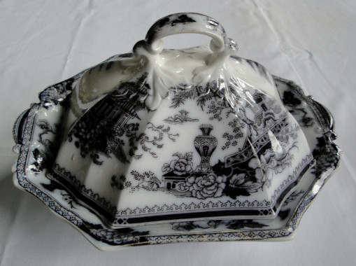 Sawyer family porcelain. 
Originally this porcelain was brought to the United States from England in the 1600s. Several pieces, now in the collection of the Compton County Museum, were brought from New England to Eaton by Captain Josiah Sawyer. In 1793, Sawyer was one of the first settlers in Eaton, taking advantage of the British American Land Company sale of lands.
(Compton County Museum Collection / Photo - Jackie Hyman)