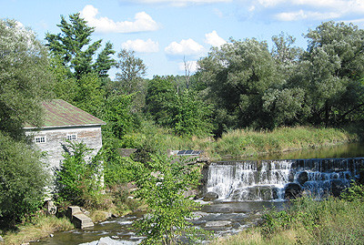 Moulin et chutes / Mill and falls, Moes River