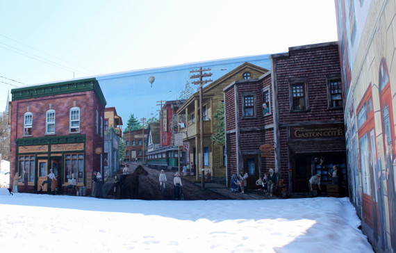 Le progrès de l'Est / The Progress of the East (2004)