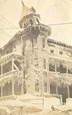 Après le feu, Château Windsor Mills, / After a fire, Château Windsor Mills, 1911