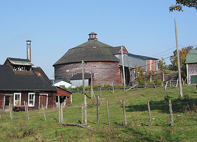 Grange ronde / Round barn, Canton de Barnston