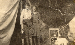 A. G. Vanderbilt, Mrs. Field & Smokey, 1917.