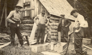 Dépôt de glace / Ice house, Camp Brulé