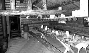 Salle à manger / Cookhouse table