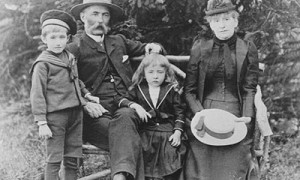 Dr. Maguire et sa famille / Dr. Maguire and his family