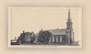Église et presbytère, Matane, vers 1900 / Church and presbytery, Matane, c.1900