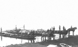 Les accons pour Mont Berry / Scows for Berry Mountain