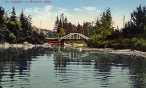 Pont en bois / Wooden bridge