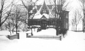 La maison de Patrick Martin Wickham au 408 (aujourd'hui 652) avenue Victoria, vers 1905. (Photo – collection d'Aurelie Wickham Farfan