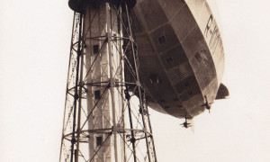Dirigeable R-100, Aéroport de Saint-Hubert, / R-100 Blimp, St. Hubert Airport, 1930