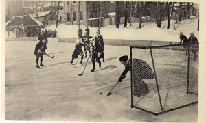 Match de hockey, v.1940 / Hockey Match, c.1940