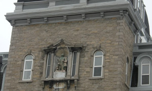 Rue Sherbrooke / Sherbrooke Street