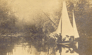 Sur la rivière Victoria - lac Mégantic (v. 1900) / On Victoria River, Lake Megantic (c.1900)
