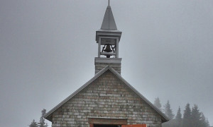 Chapelle Saint-Joseph au sommet du Mont-Mégantic / St. Joseph Chapel, Summit of Mount Megantic