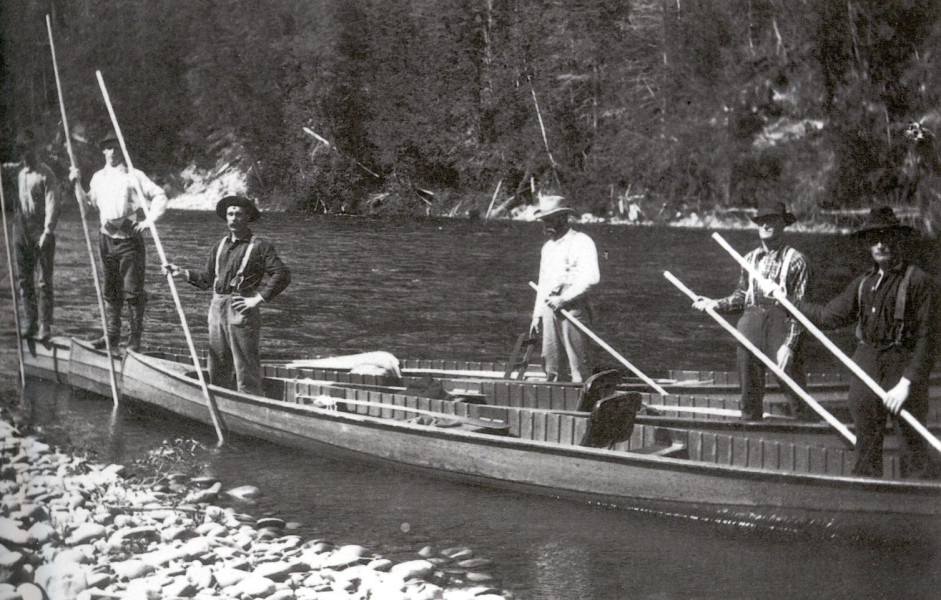 A family outing on the Cascapedia, early 20th century. (Photo - Cascapedia River Museum Collection)
